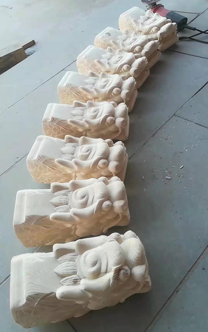 ţ